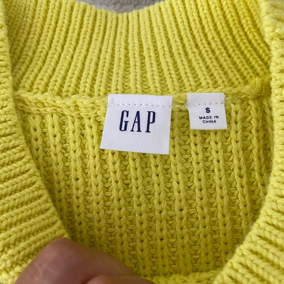 GAP knit sweater , yellow shade NWNT - Picture 7 of 14